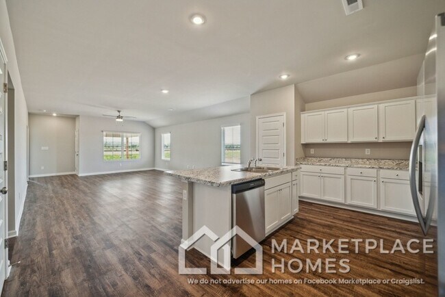 Building Photo - 4022 Ryan Dr SW