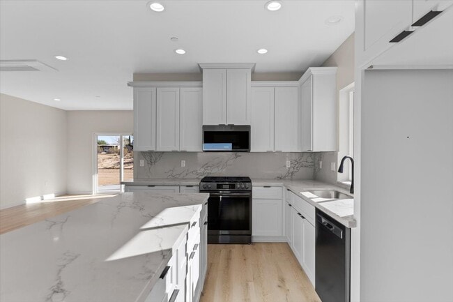 Building Photo - 10094 Joshua Blvd