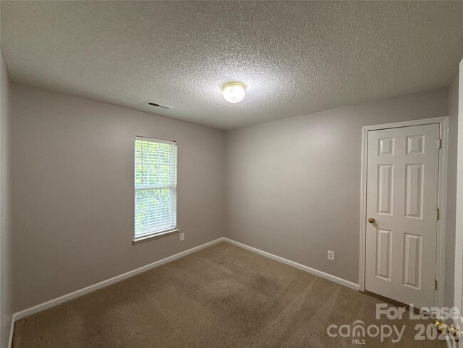 Building Photo - 432 McGinn Grove Dr