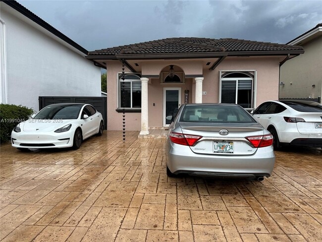 Building Photo - 15318 SW 41st Terrace