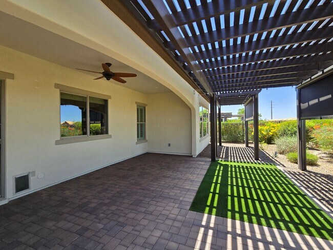 Building Photo - 35532 N Sunset Trail