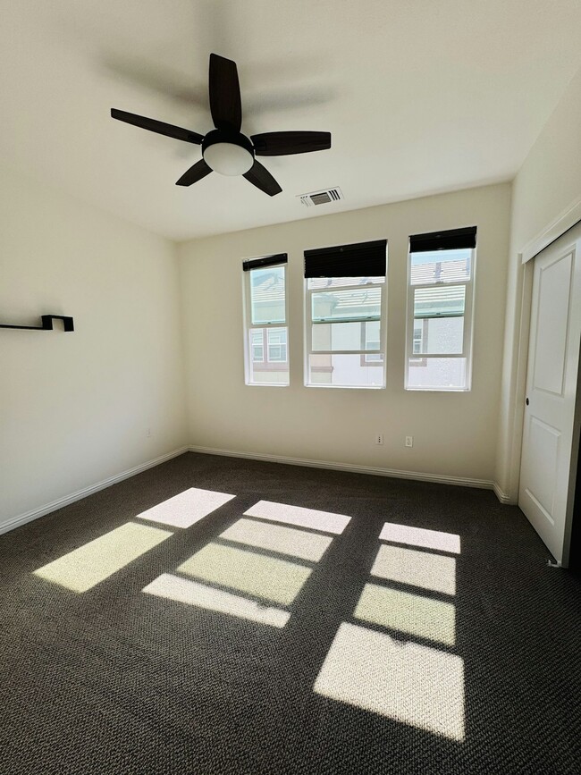 Building Photo - 1462 Cherry Cir