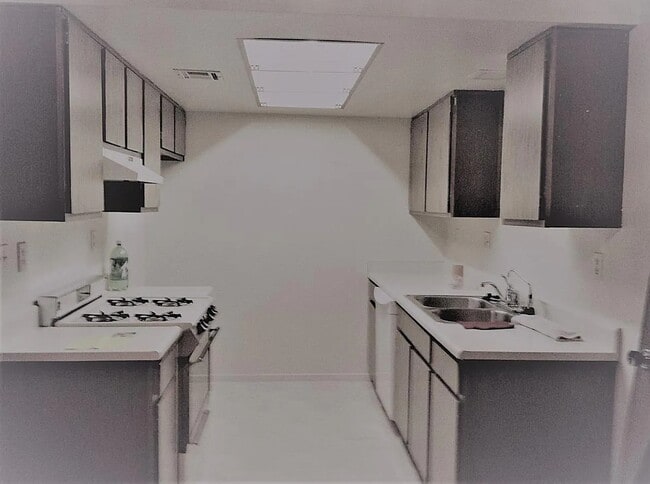Building Photo - 457 N Lamb Blvd
