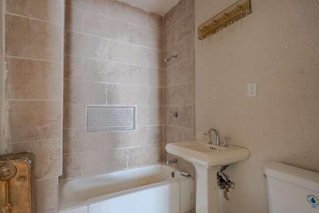 Building Photo - 1148 N 33rd St