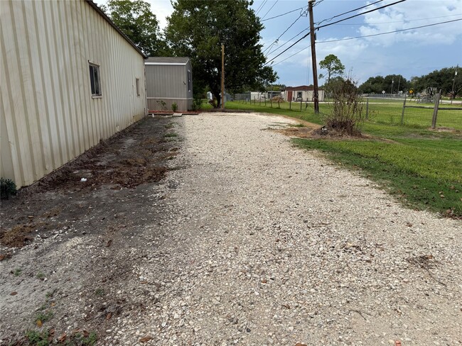 Building Photo - 2243 County Rd 130
