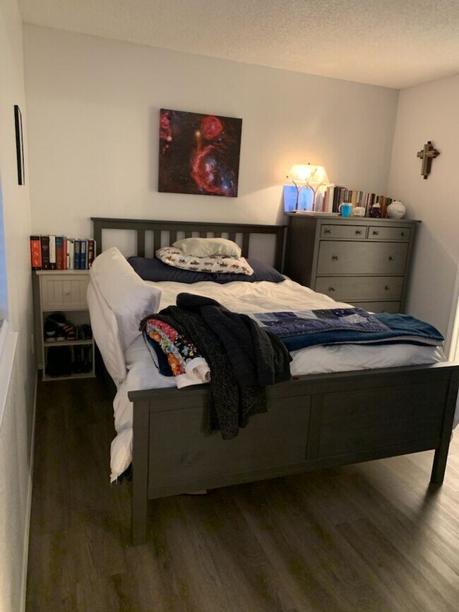 Building Photo - 2 bed 2 bath on ground floor W/D in Unit! ...