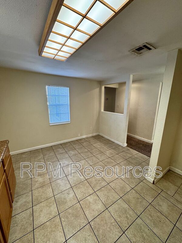 Building Photo - 118 Birch Ave