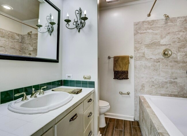 Building Photo - 7937 Woodway Dr