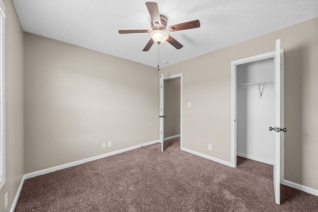 Building Photo - 3 Bedroom Pet Friendly Home For Rent Close...