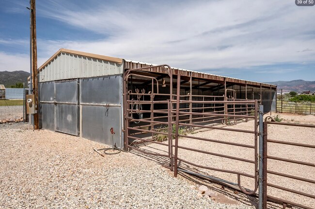 Building Photo - 408 Harmony Dr