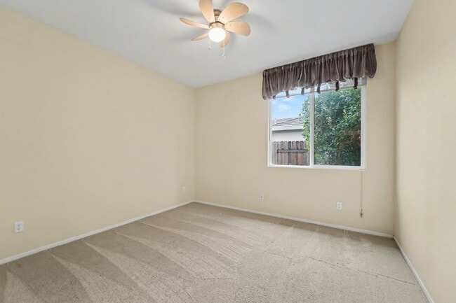 Building Photo - Your Next Adventure Starts Here: 3+ Bed, 2 Bath Home in Marysville