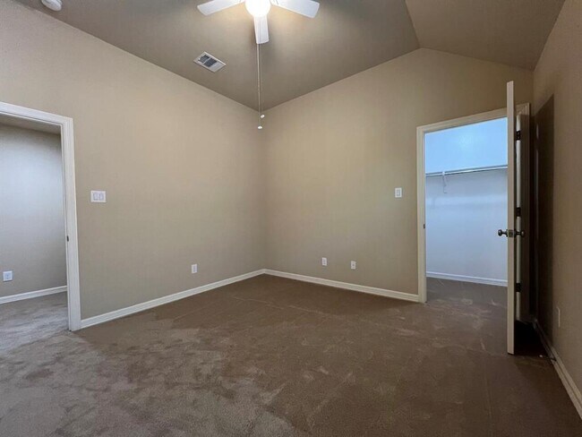 Building Photo - 3914 Remington Rd