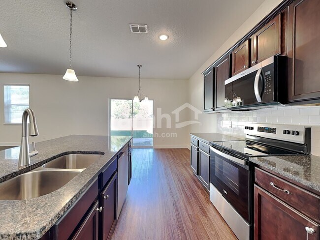 Building Photo - 719 Zarabrooke Ct