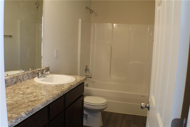 Building Photo - 1078 E Sparrow Cir