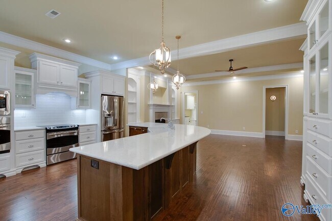 Building Photo - 8599 Bellewood Ln NW