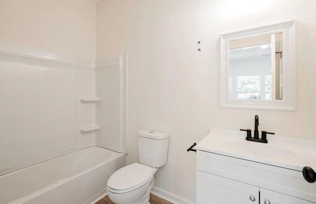 Building Photo - Newer 3 Bedroom, 2 Bath in North East Columbia- Available March 2026!