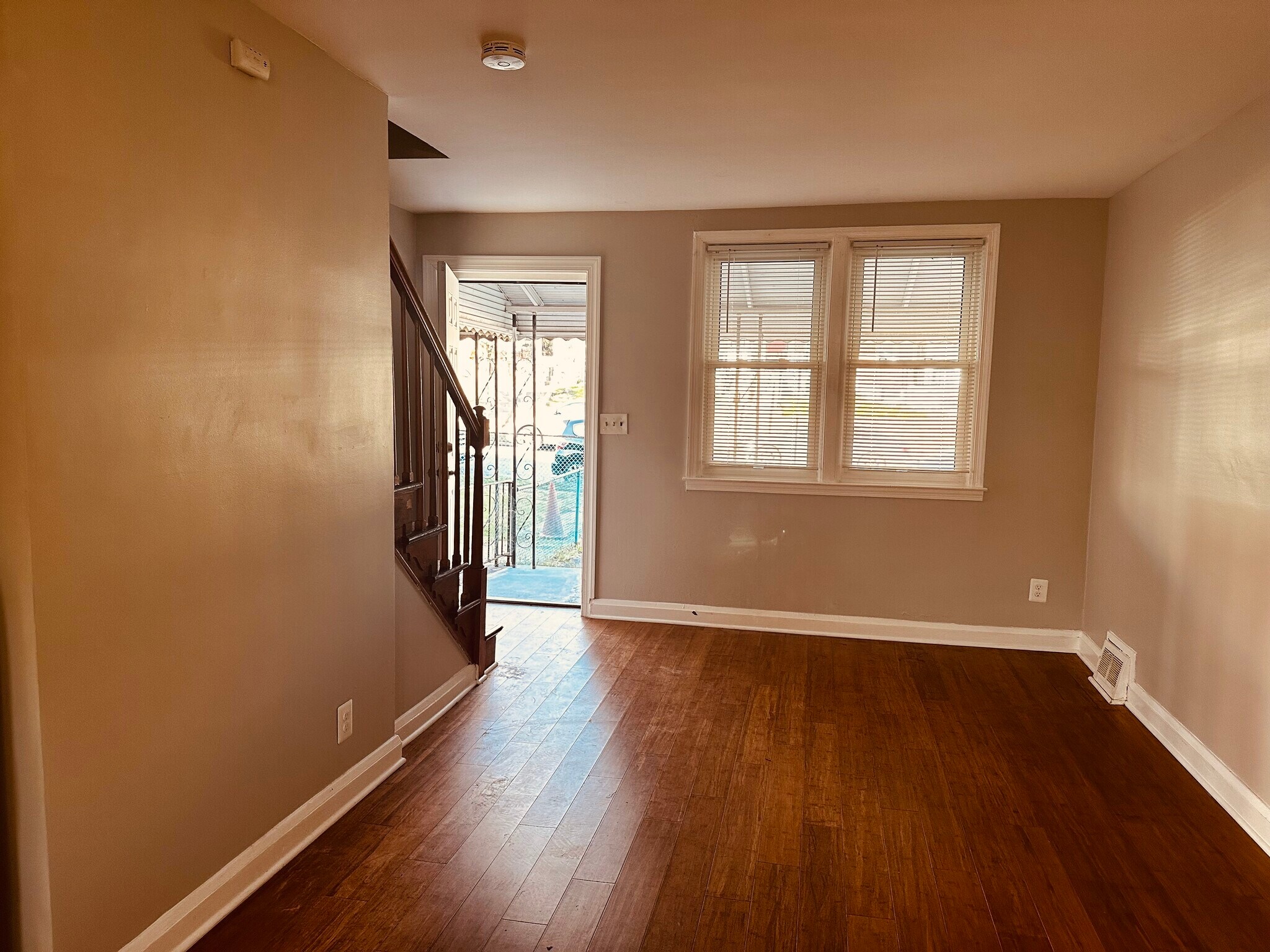 Building Photo - 2136 Parksley Ave