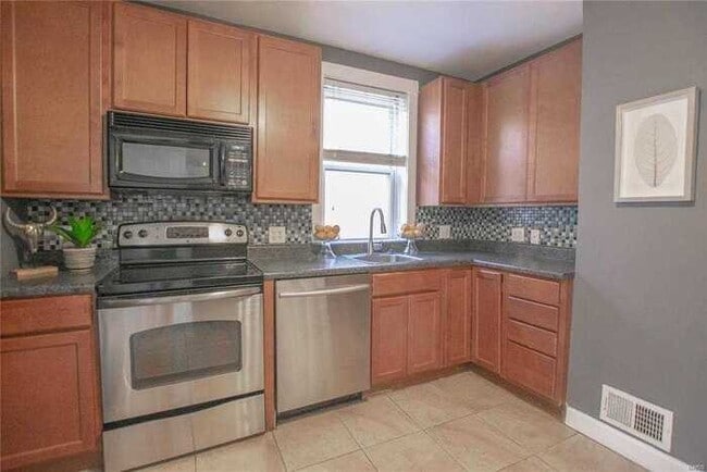 Building Photo - Fantastic 2bd/1ba home! Let yourself in!