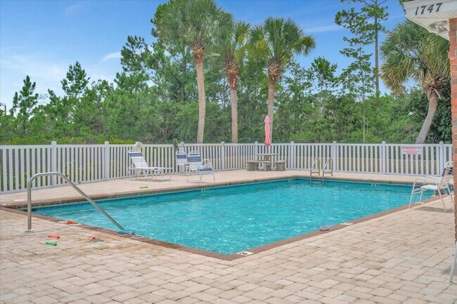 Building Photo - Community Pool & Deeded Access to Santa Ro...