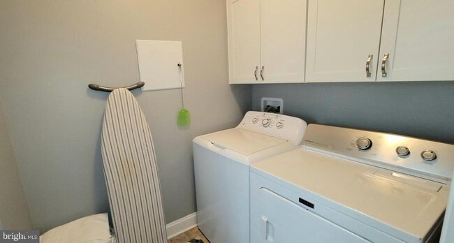 Building Photo - 18161 Emerson Way