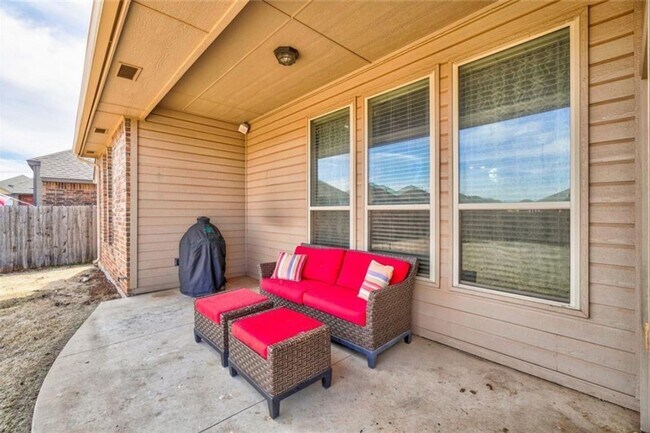 Building Photo - Amazing 3 Bed 2 Bath Home in Deer Creek Community