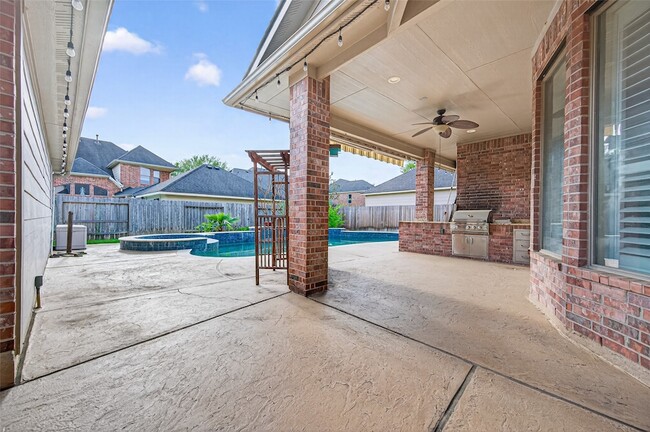 Building Photo - 5803 Grandwood Ln