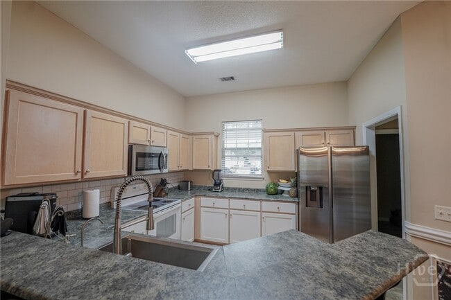 Building Photo - 618 Laurel Hill Cir
