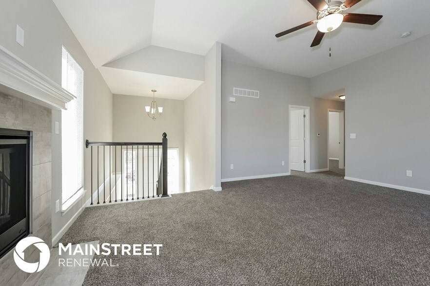 Building Photo - 100 Samantha St