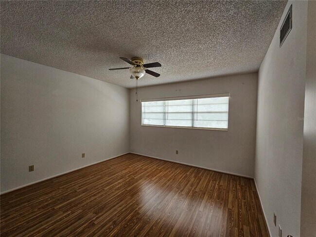 Building Photo - 2383 Netherlands Dr