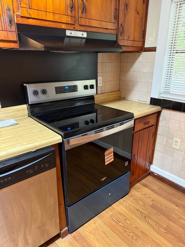 Building Photo - Sunrise Ranch