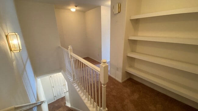 Building Photo - HUGE 2 Bedroom 3 Bathroom Condo in Southeast Denver