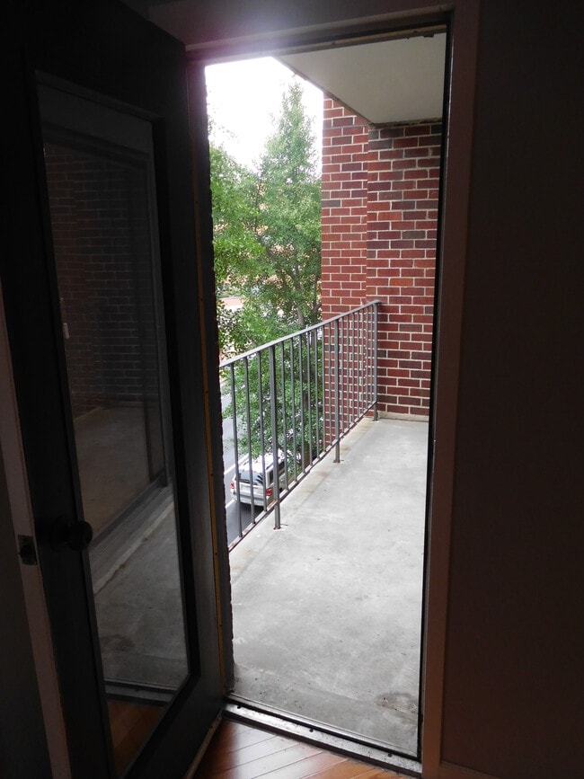 Balcony - 1600 Prince St