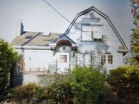 Building Photo - Cozy Roosevelt Shared Living Space