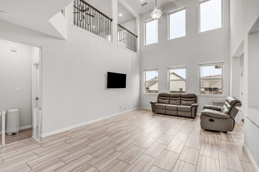 Building Photo - 109 Evening Star Ln