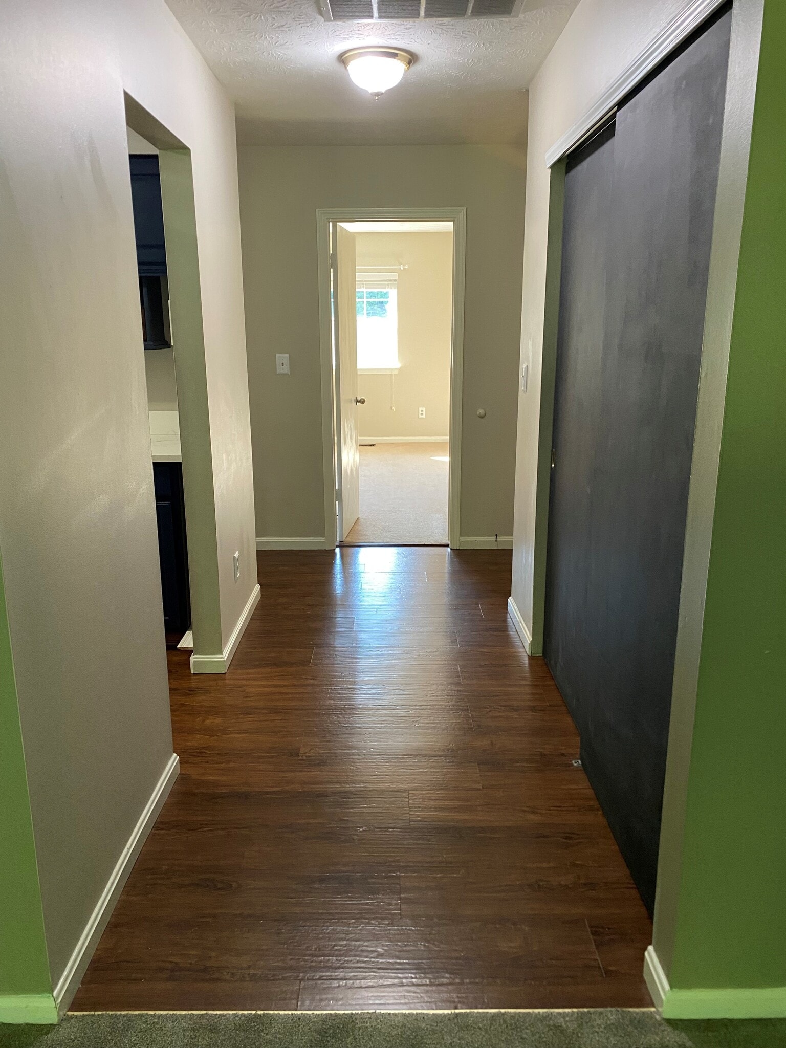 Building Photo - 6970 Carriage Hill Dr