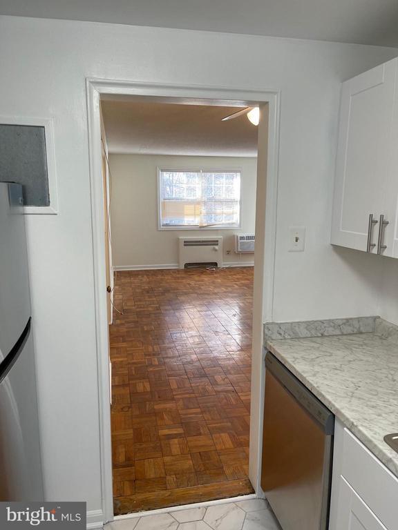 Building Photo - 4370 N Pershing Dr