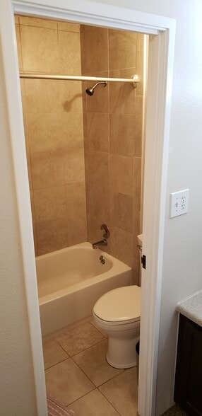 Shared Bathroom - 451 Golden Cir
