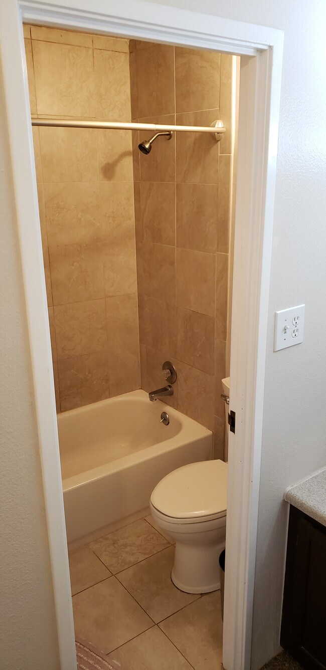 Shared Bathroom - 451 Golden Cir