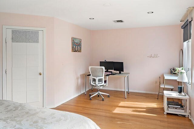 Building Photo - 248 Kenrick St