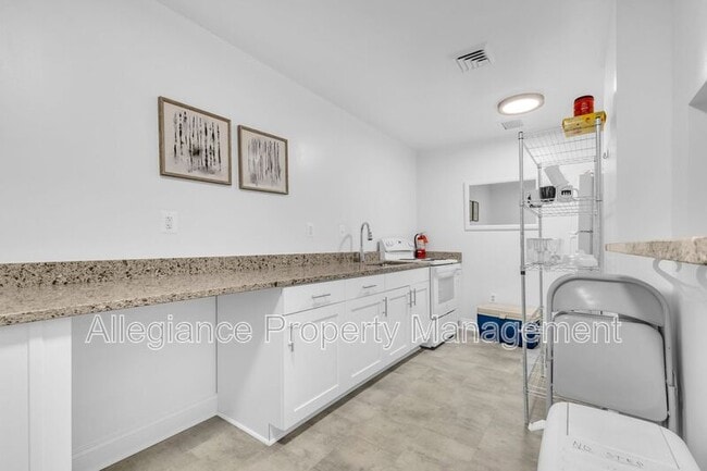 Building Photo - 1225 Martha Custis Dr