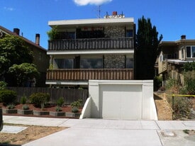 Building Photo - 1605 43rd Ave E