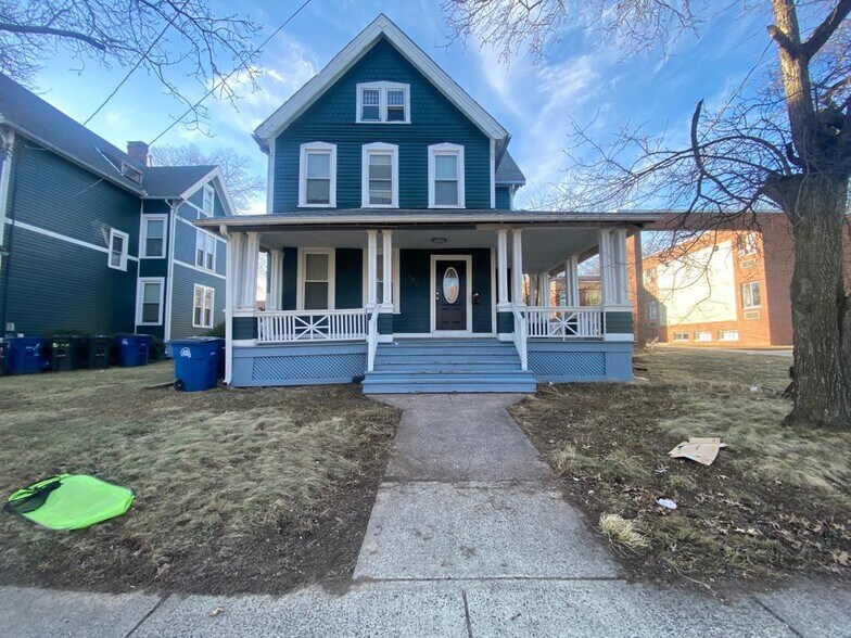 Building Photo - 286 Norton St