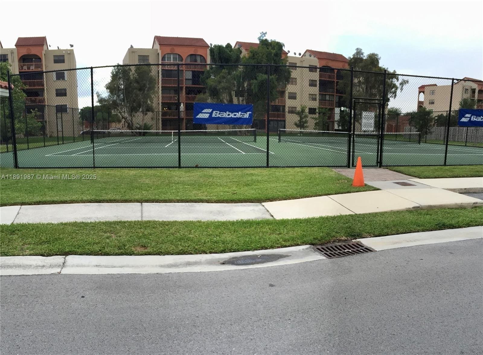 Building Photo - 990 NW 99th Ct