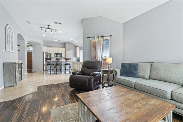 Building Photo - 2421 Teagle Dr