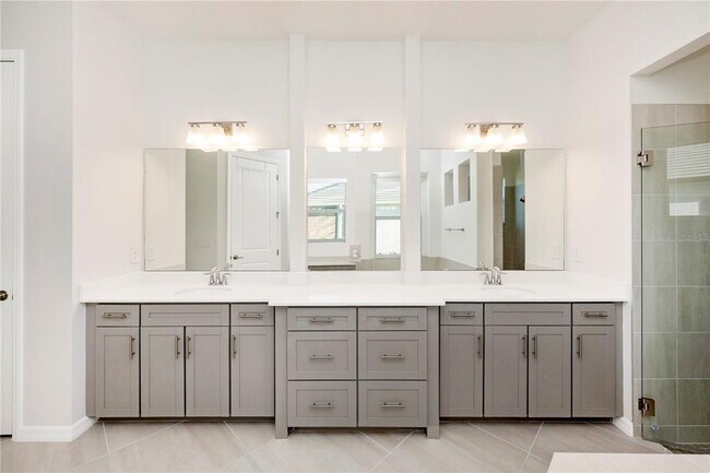 Building Photo - 12655 Wellen Golf St