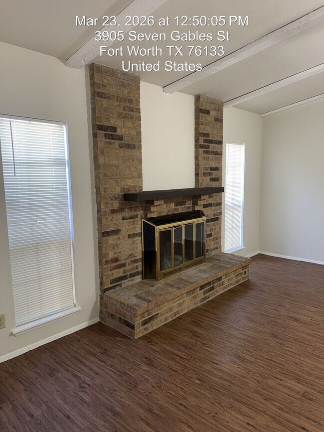 Building Photo - 3905 7 Gables St