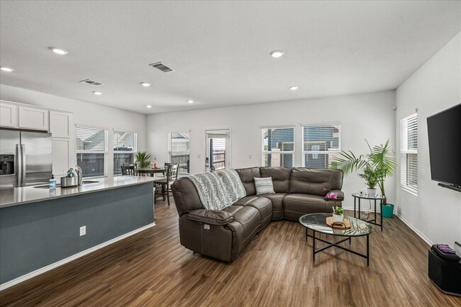 Building Photo - 1725 Cobblecrest Ln
