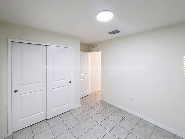 Building Photo - 3988 Postmark Lake Pl