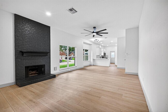 Building Photo - 1522 New Cedars Dr