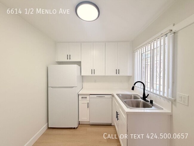 Building Photo - 6614 1/2 Menlo Ave-